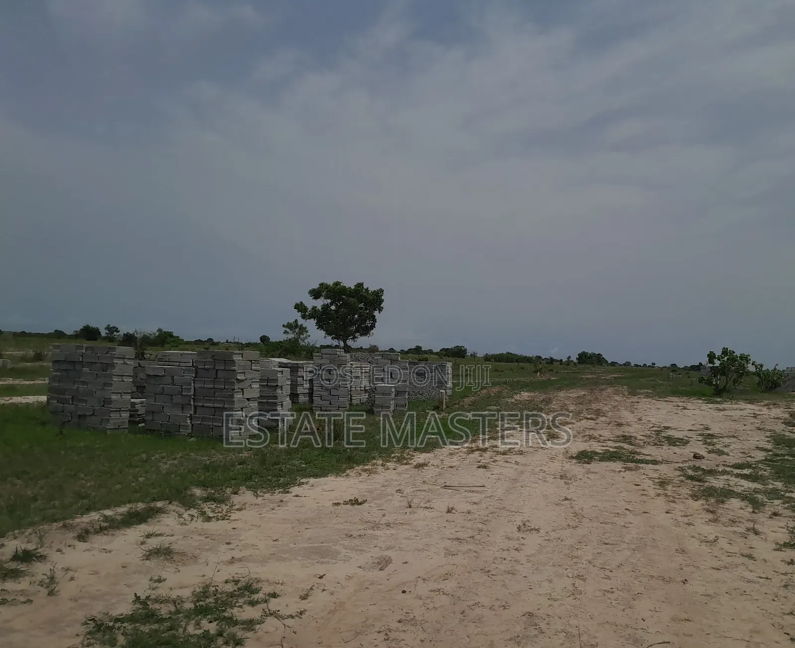Real Estate Lands Available for Sale:Dwellys Court