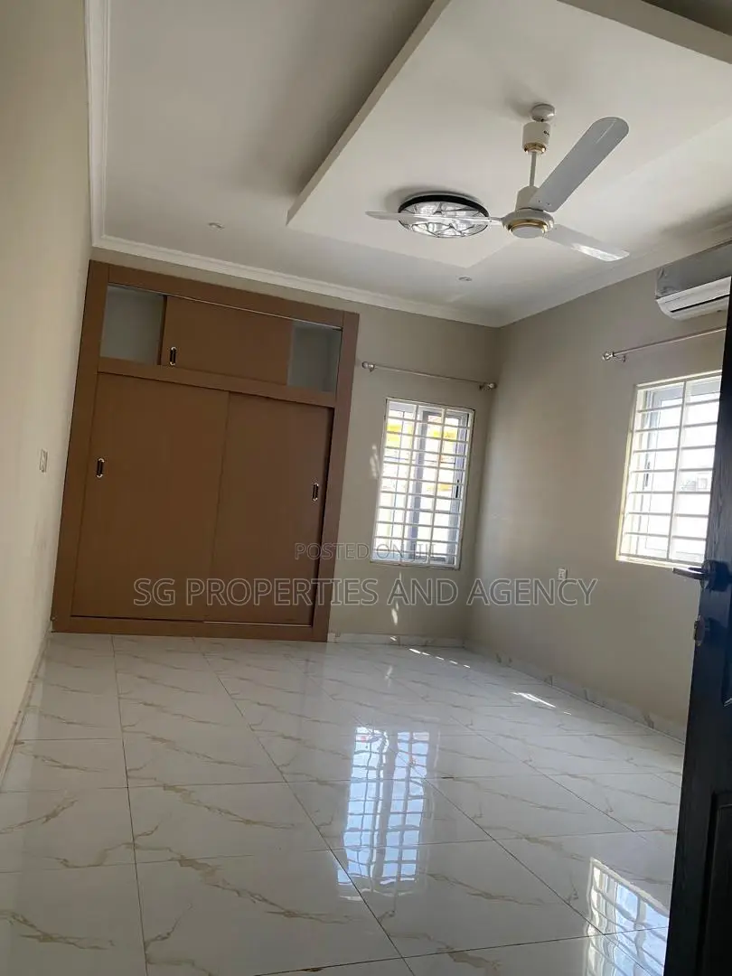 3bdrm House in Ecobank, Spintex for rent