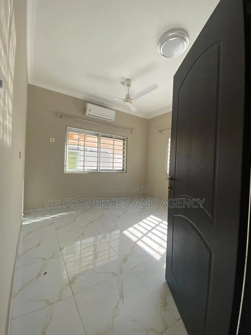 3bdrm House in Ecobank, Spintex for rent