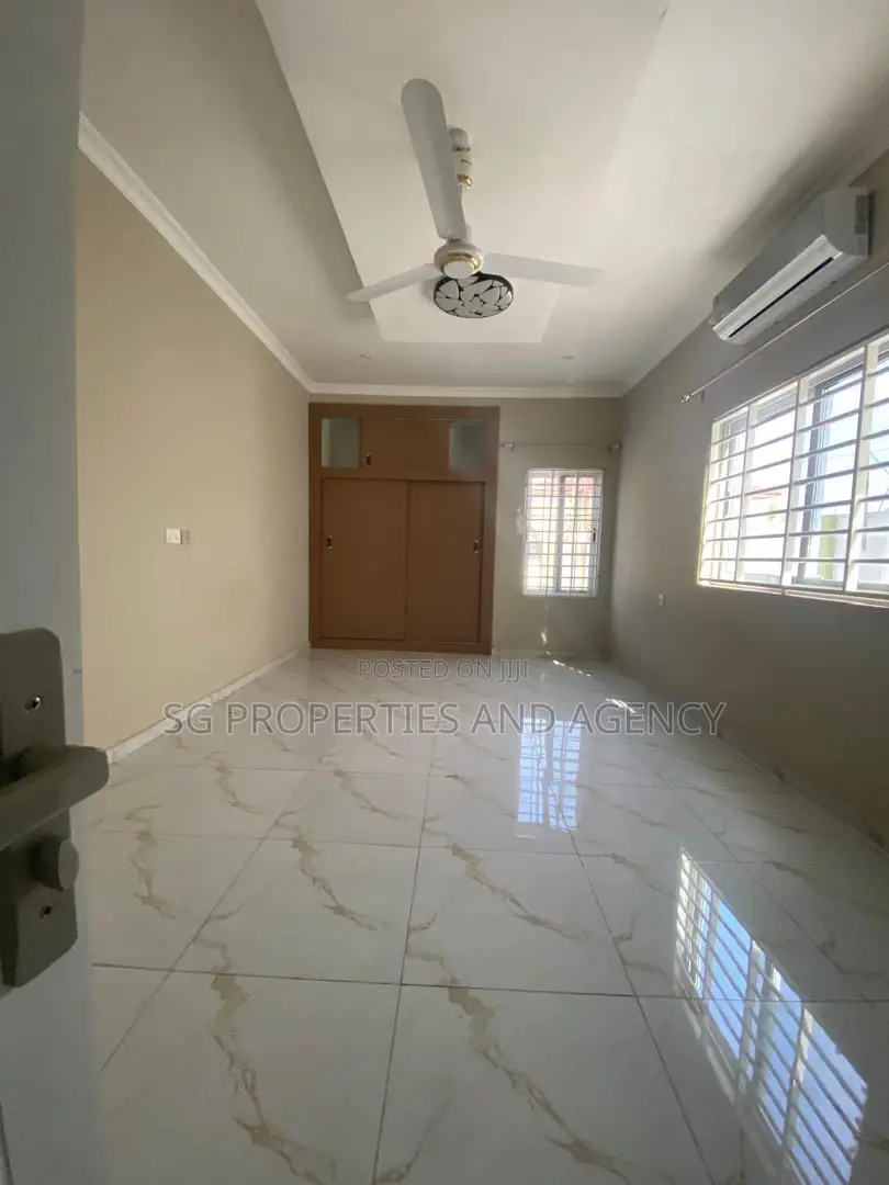 3bdrm House in Ecobank, Spintex for rent