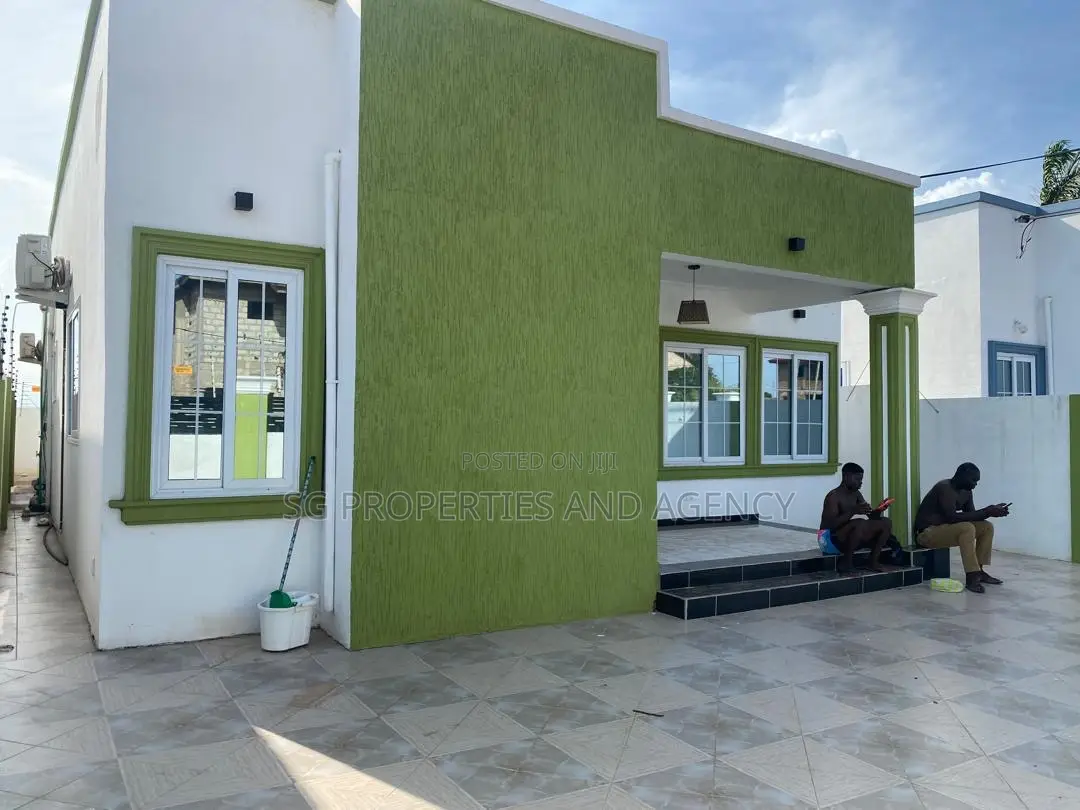 3bdrm House in Ecobank, Spintex for rent