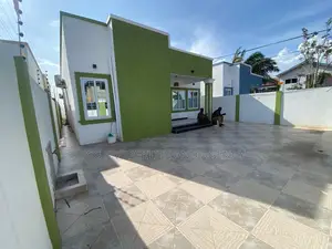 3bdrm House in Ecobank, Spintex for rent