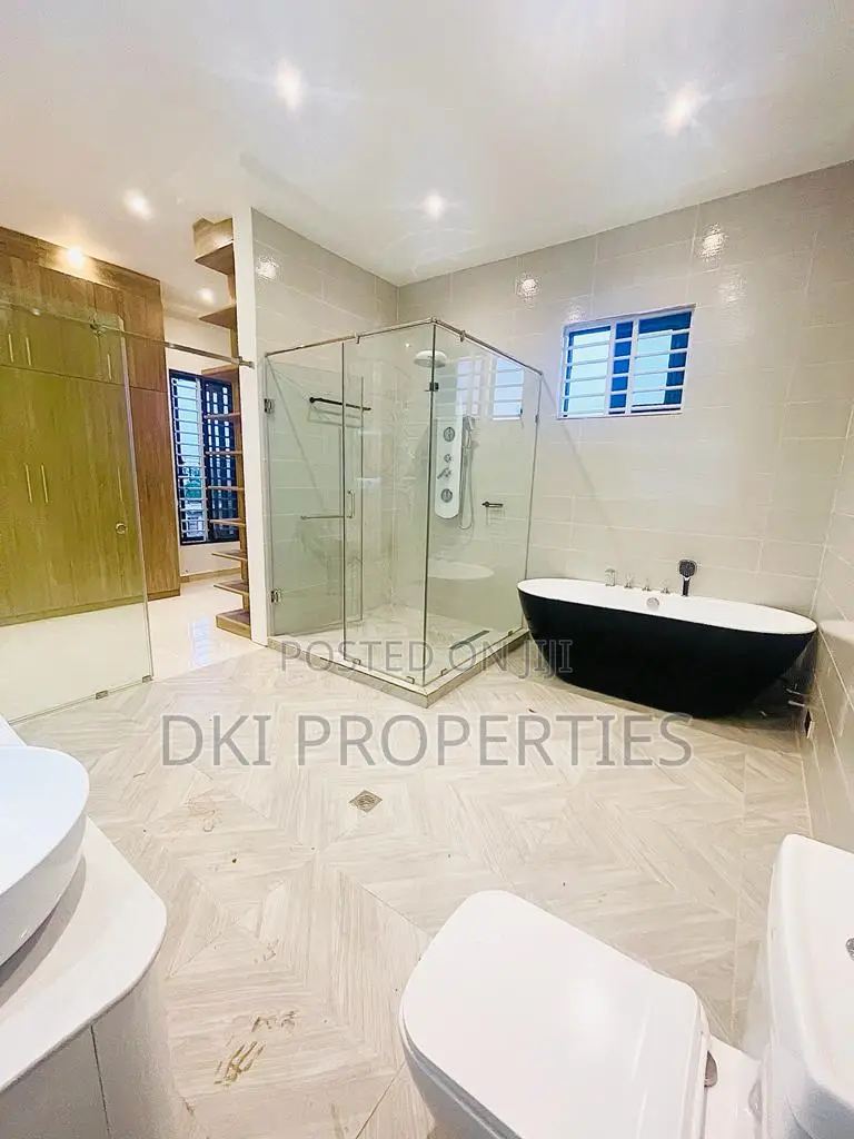 4bdrm House in Dki Properties, East Legon for sale
