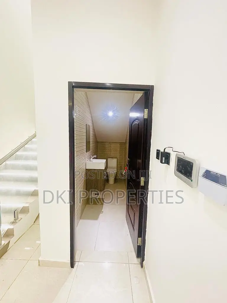 4bdrm House in Dki Properties, East Legon for sale