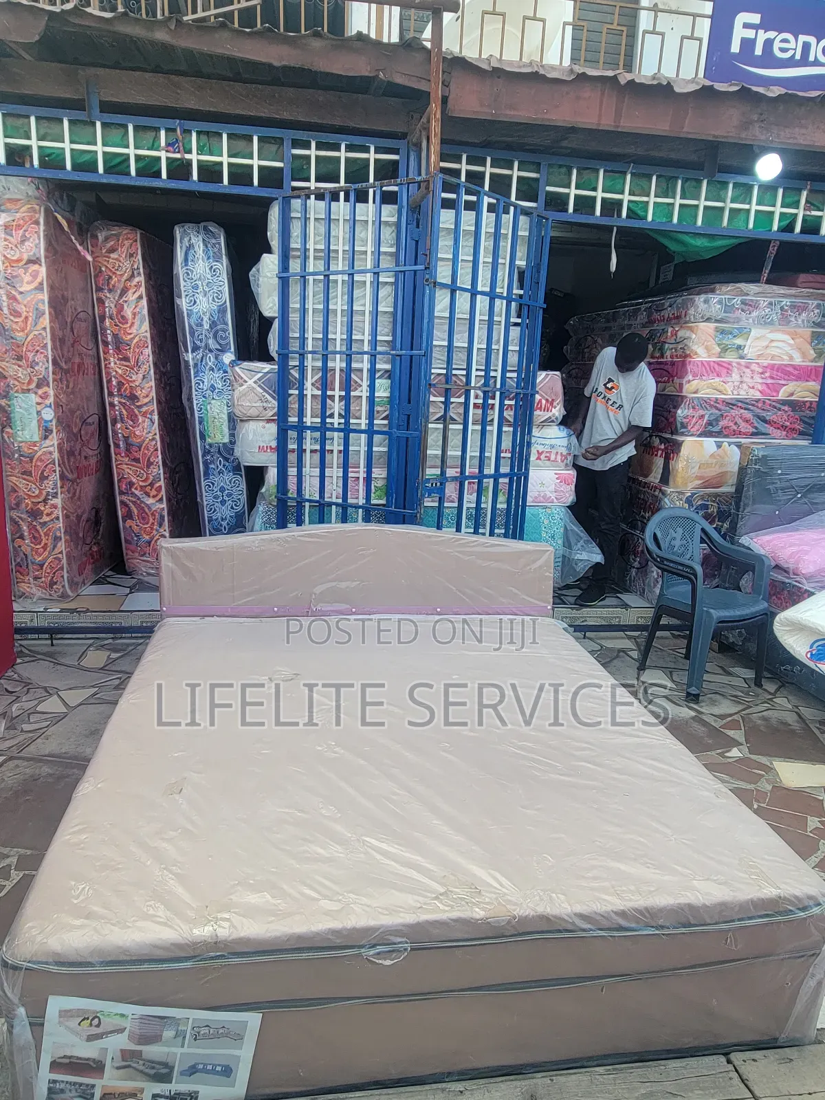 Affordable Queen Size Inbult Bed