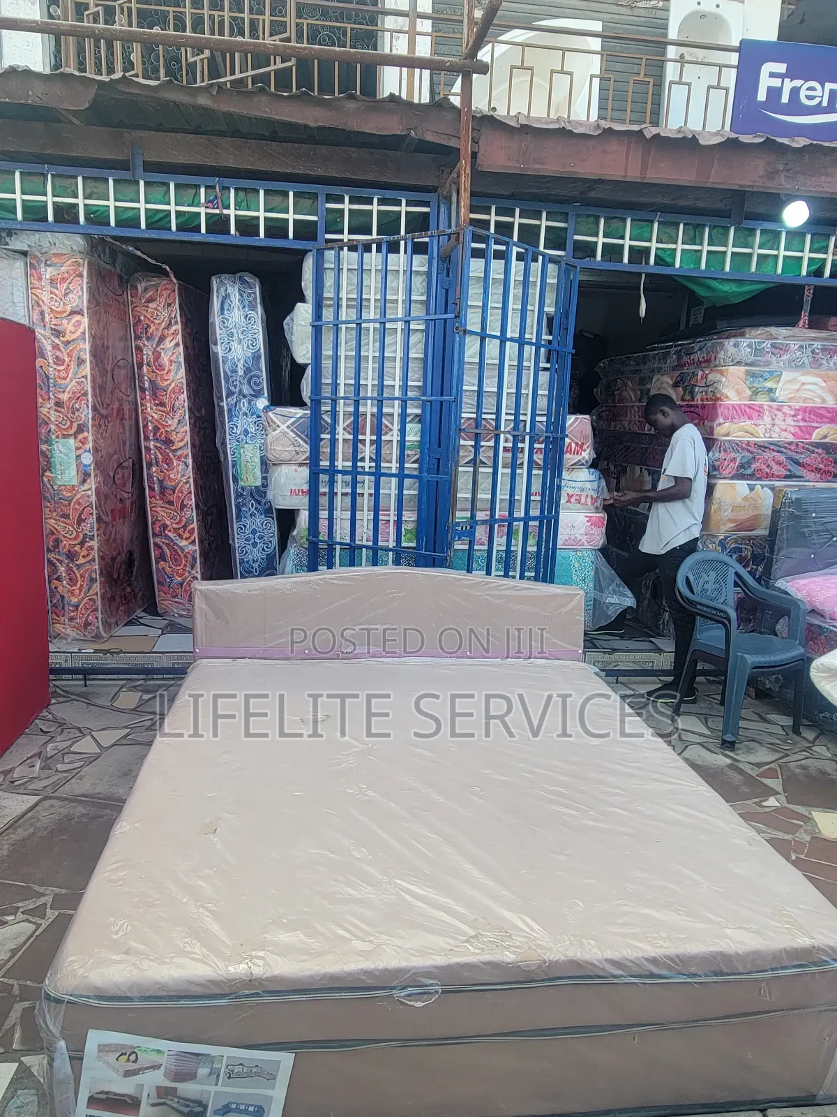 Affordable Queen Size Inbult Bed
