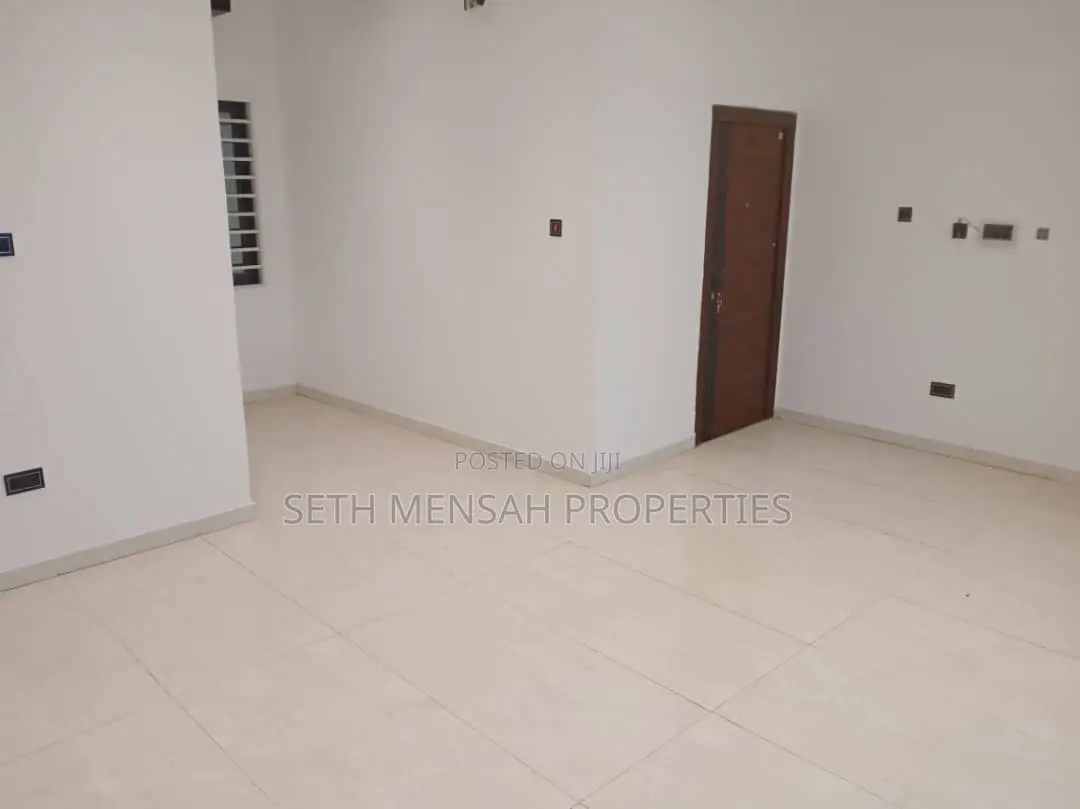 4bdrm House in Skm, Ashomang Estate for sale