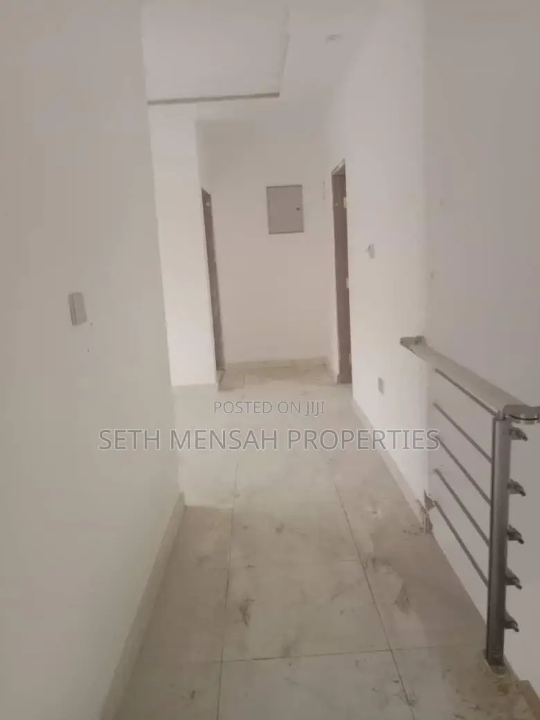 4bdrm House in Skm, Achimota for sale