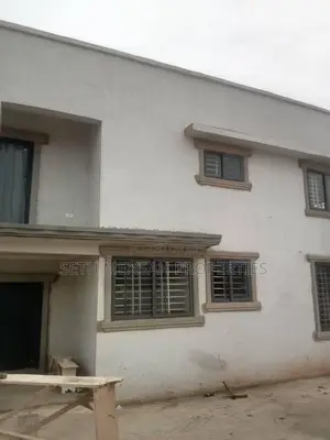 4bdrm House in Skm, Achimota for sale