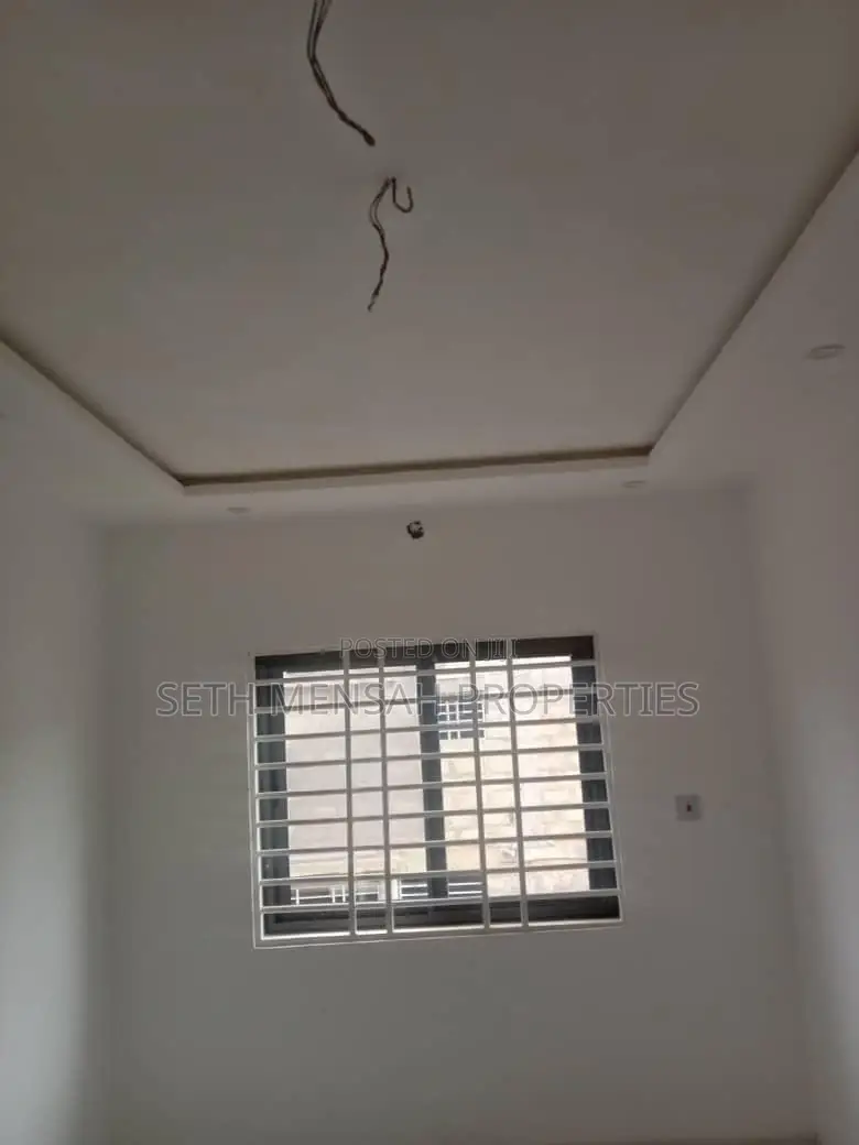 4bdrm House in Skm, Achimota for sale