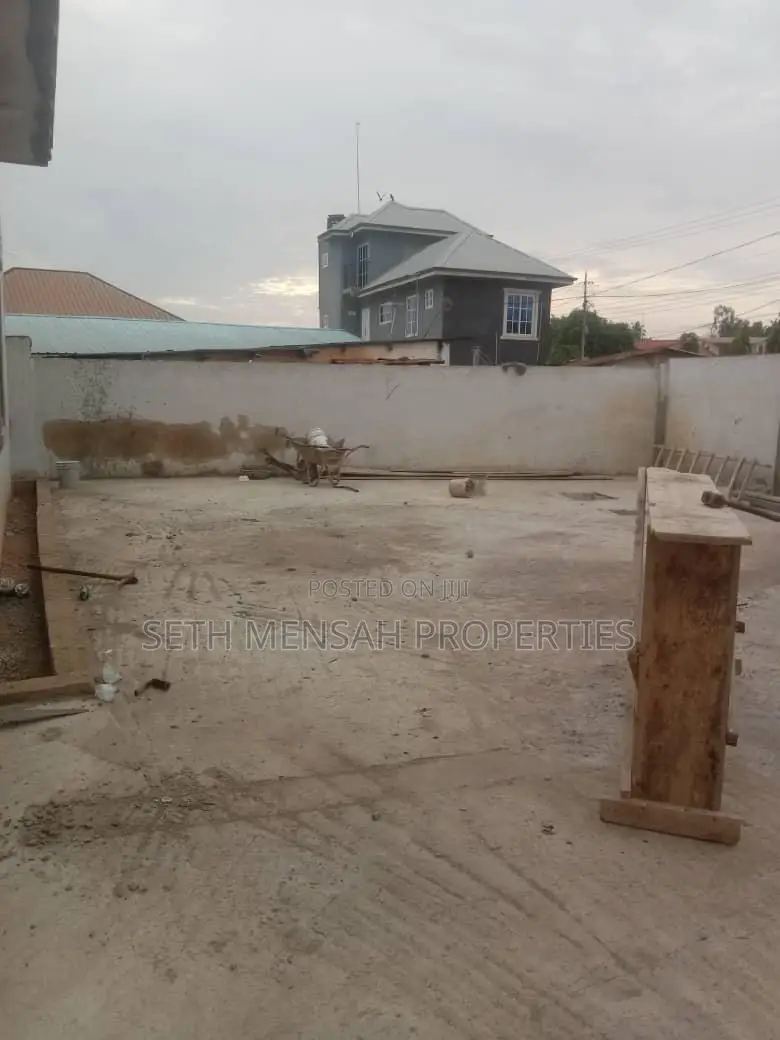 4bdrm House in Skm, Achimota for sale