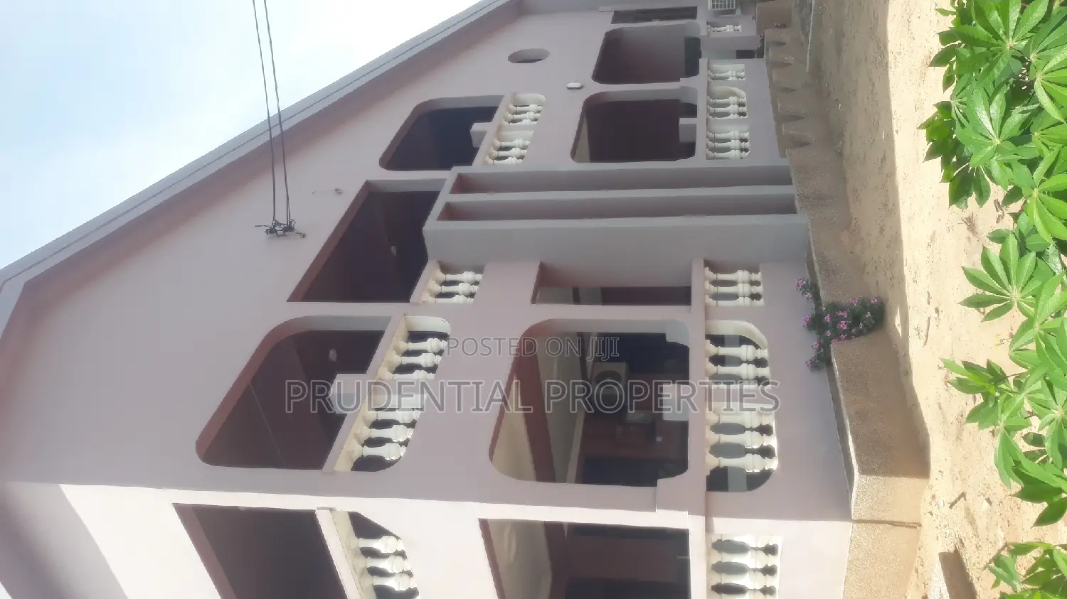 8bdrm House in West Legon for rent