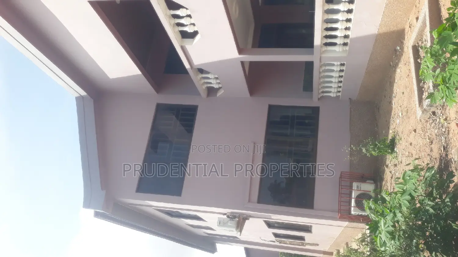 8bdrm House in West Legon for rent