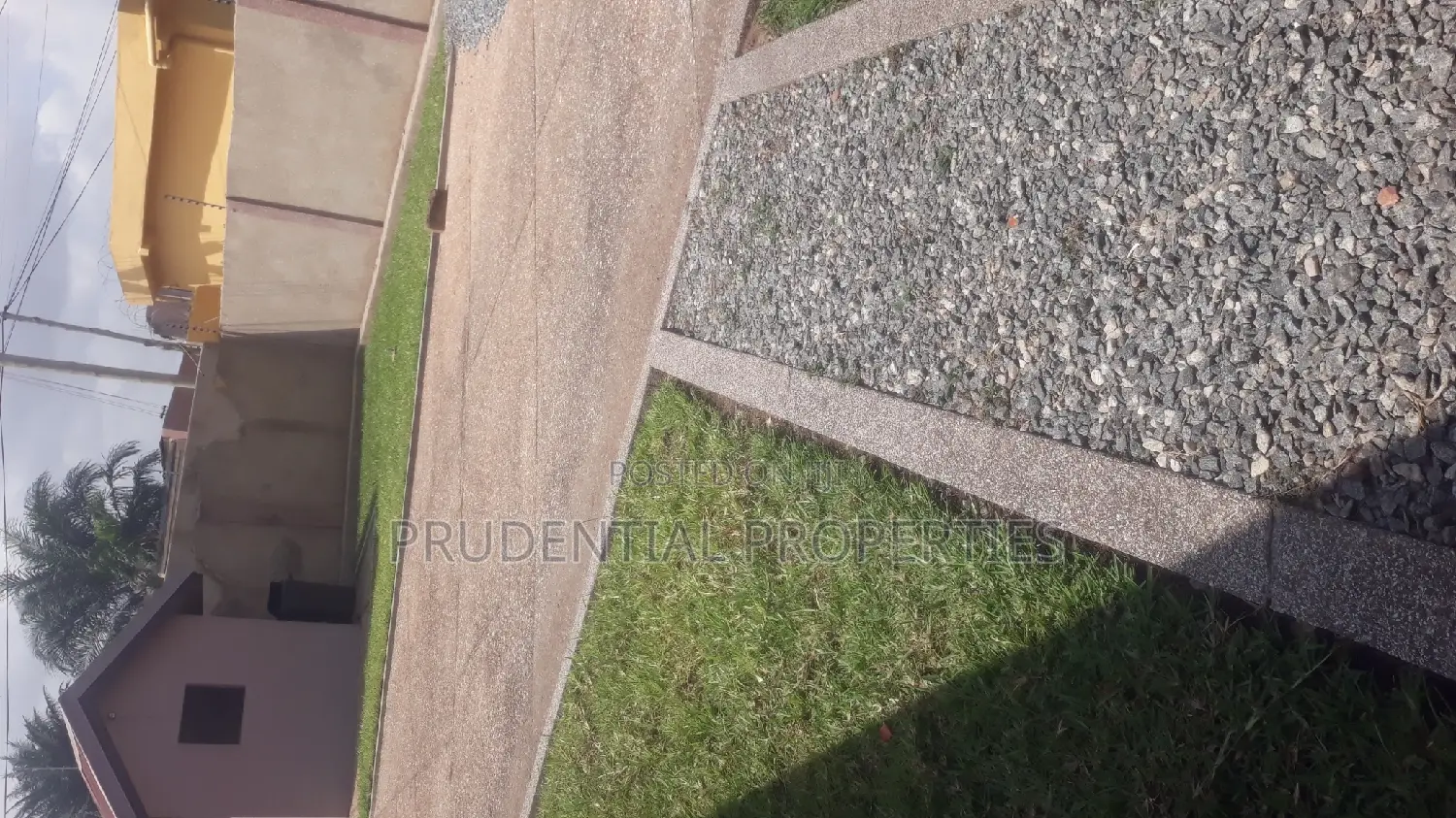 8bdrm House in West Legon for rent