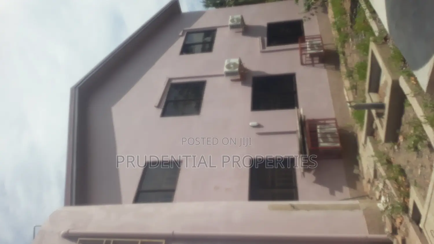 8bdrm House in West Legon for rent