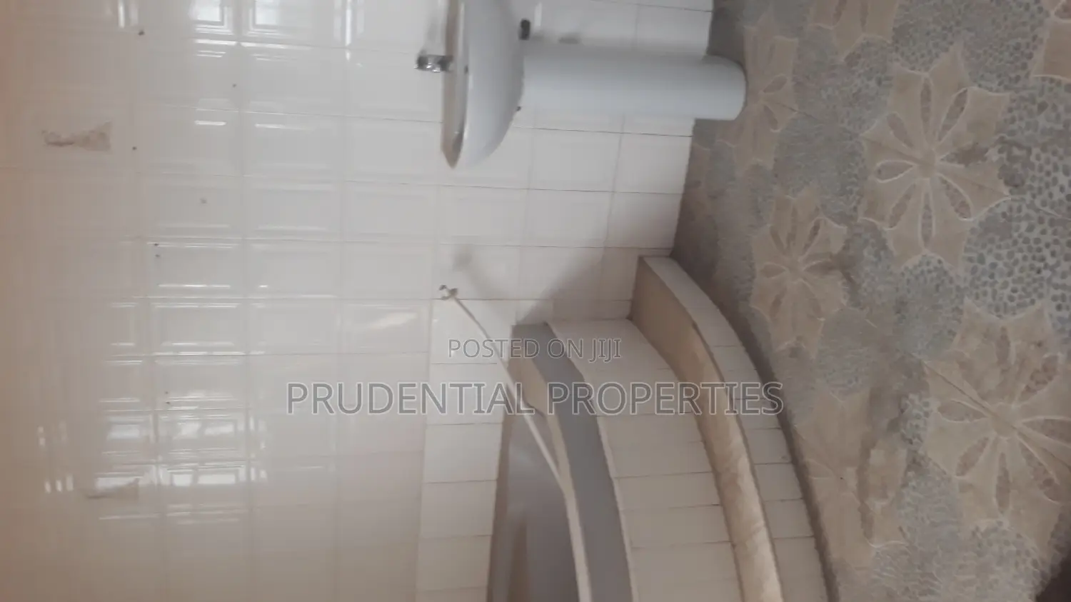 8bdrm House in West Legon for rent