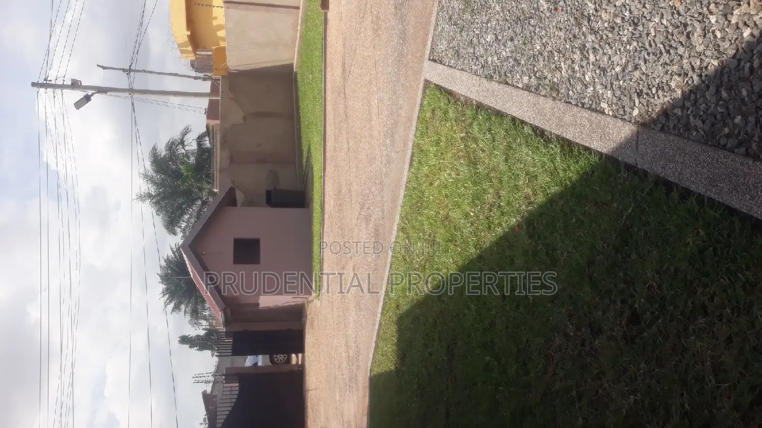8bdrm House in West Legon for rent