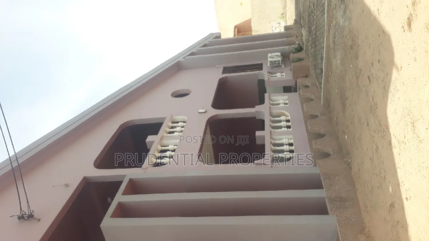 8bdrm House in West Legon for rent