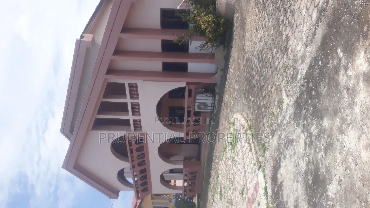 7bdrm House in West Legon for rent
