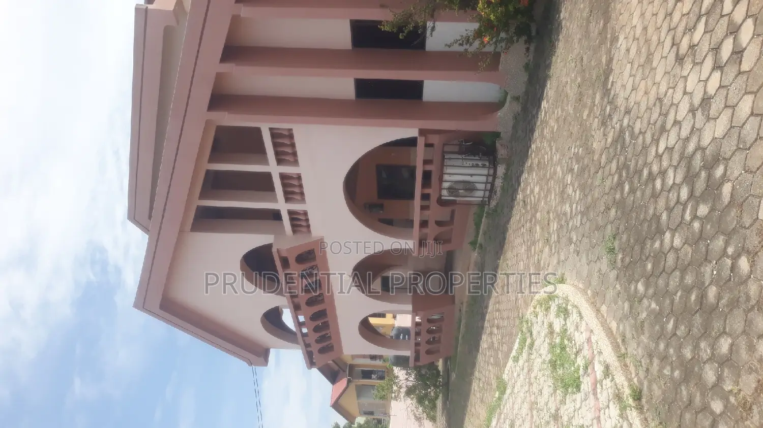 7bdrm House in West Legon for rent