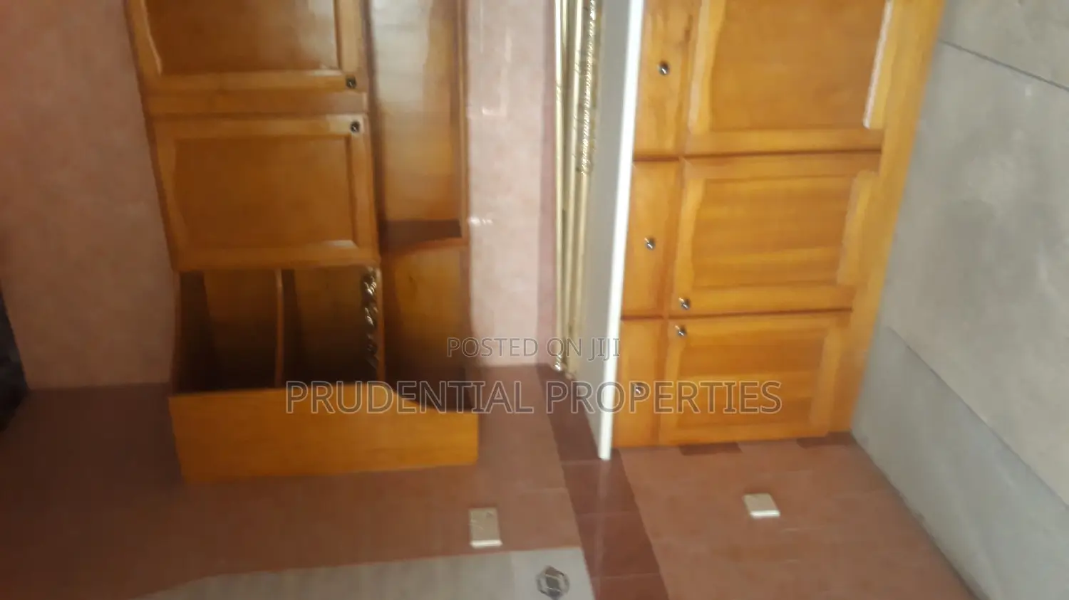 7bdrm House in West Legon for rent