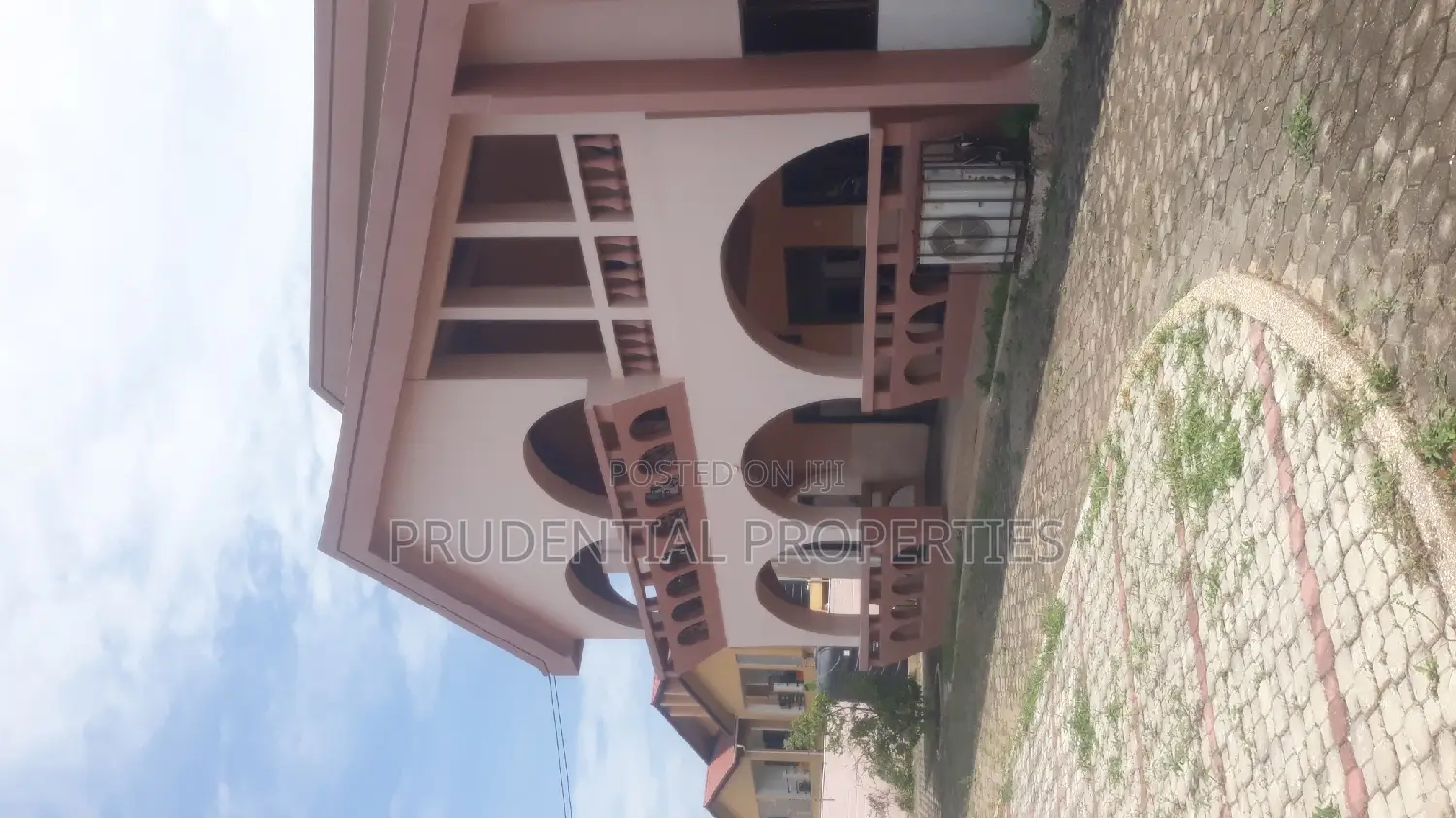7bdrm House in West Legon for rent