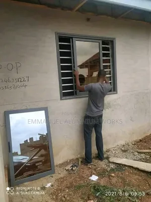 B6 Design 12 Aluminium Sliding Window