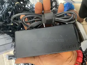 Lenovo Usb 20v-6.75a / 135w / UK USED Adapter/Charger