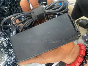 Lenovo Usb 20v-6.75a / 135w / UK USED Adapter/Charger