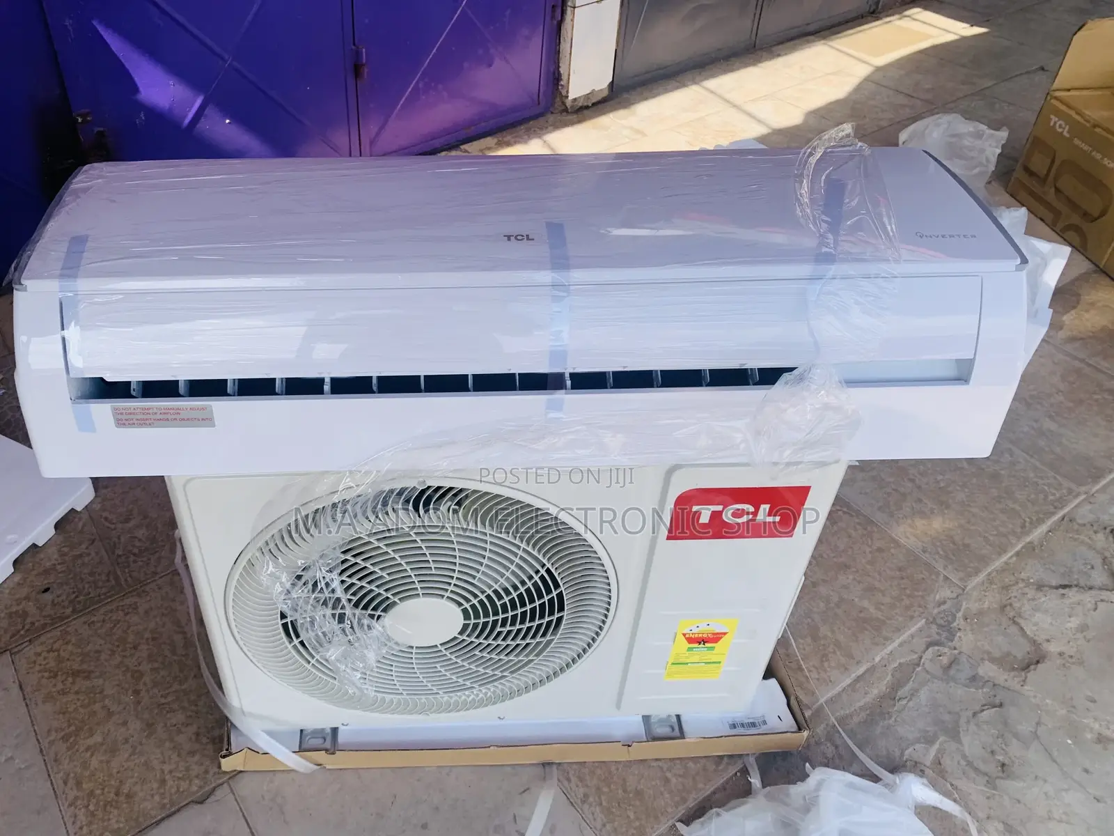 Classic Design TCL 1.5hp Split Inverter Air Conditioner.