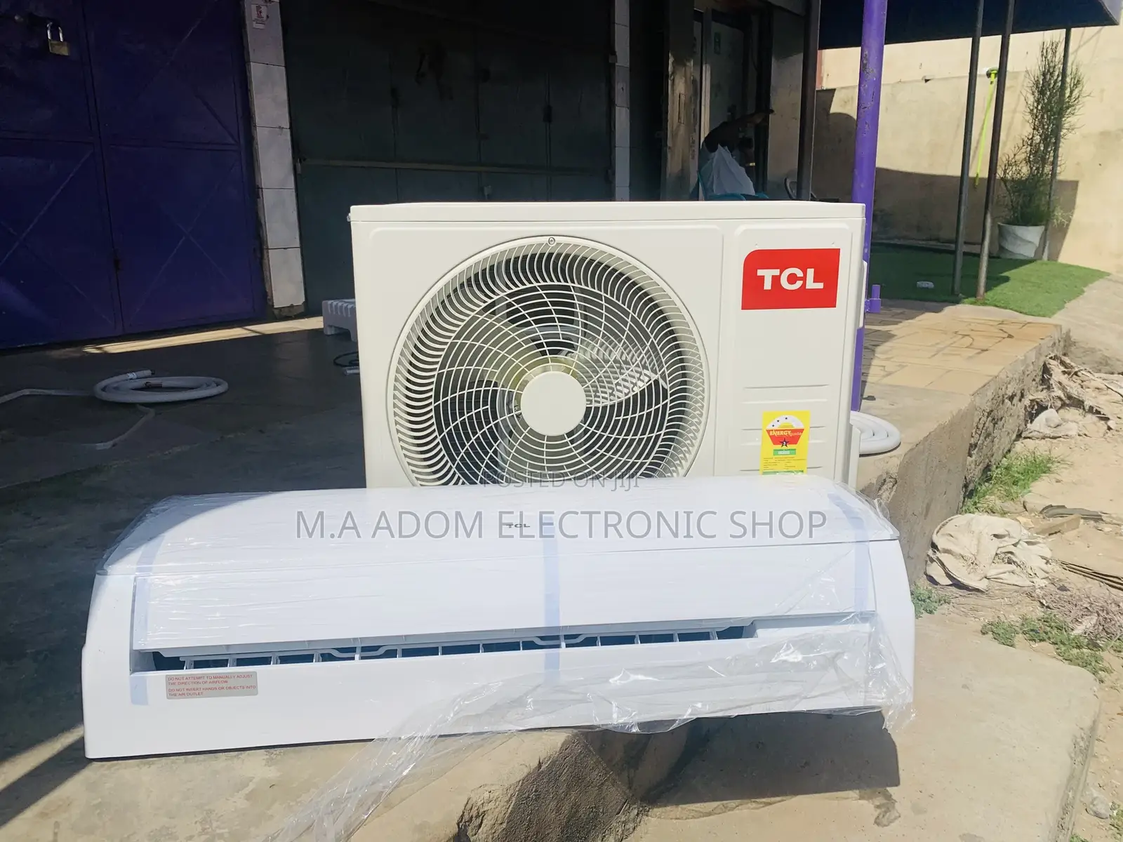 TCL 2.5hp Split Type Inverter Air Conditioner(White).