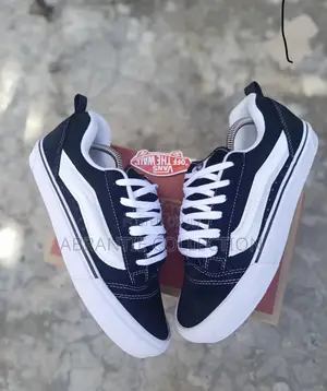 Quality Causal Vans Knu Skool Black/White