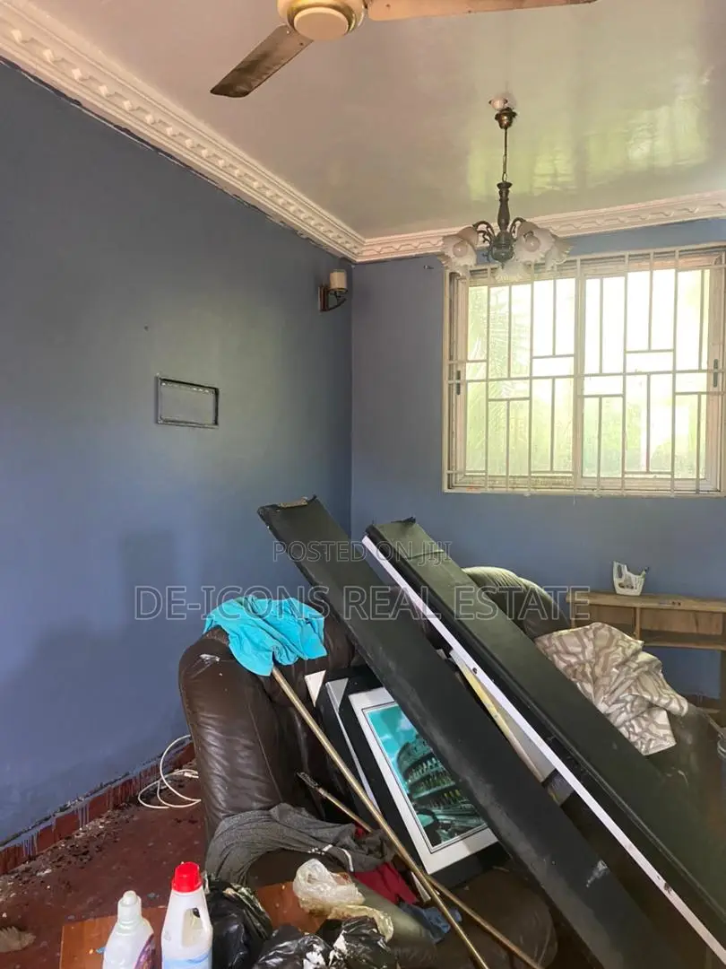 2bdrm House in De-Icons Real Estate, Awutu Senya East Municipal