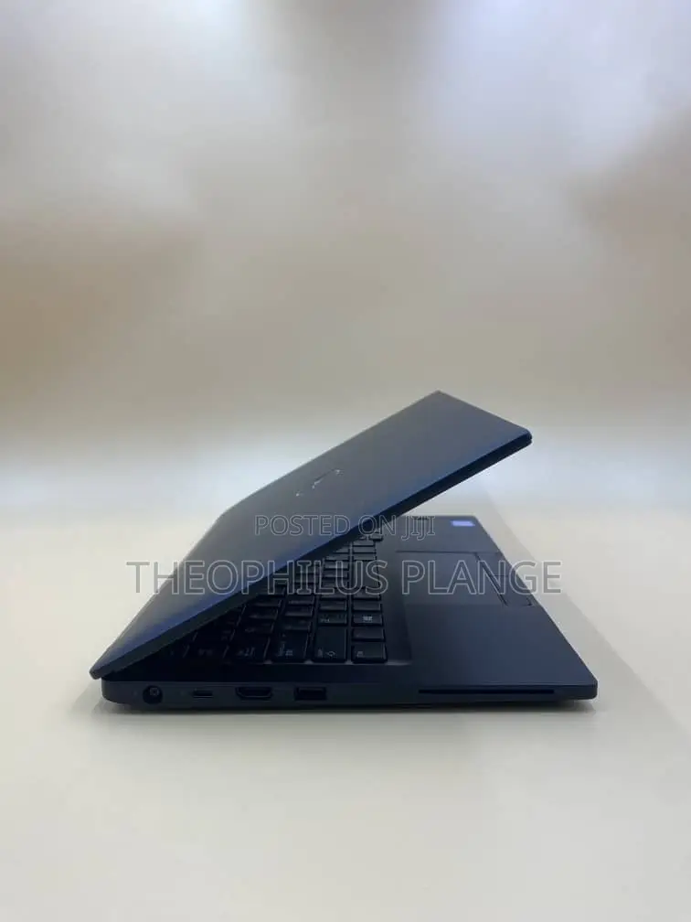 New Laptop Dell Latitude 7390 8GB Intel Core I7 SSD 256GB