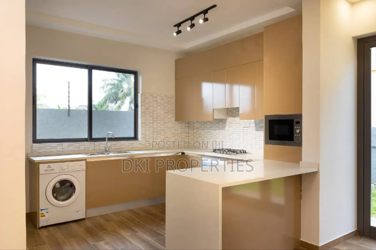 3bdrm House in Dki Properties, North Legon for sale