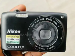 Used Quality Nikon Coolpix S3300 Digital Compact Camera.