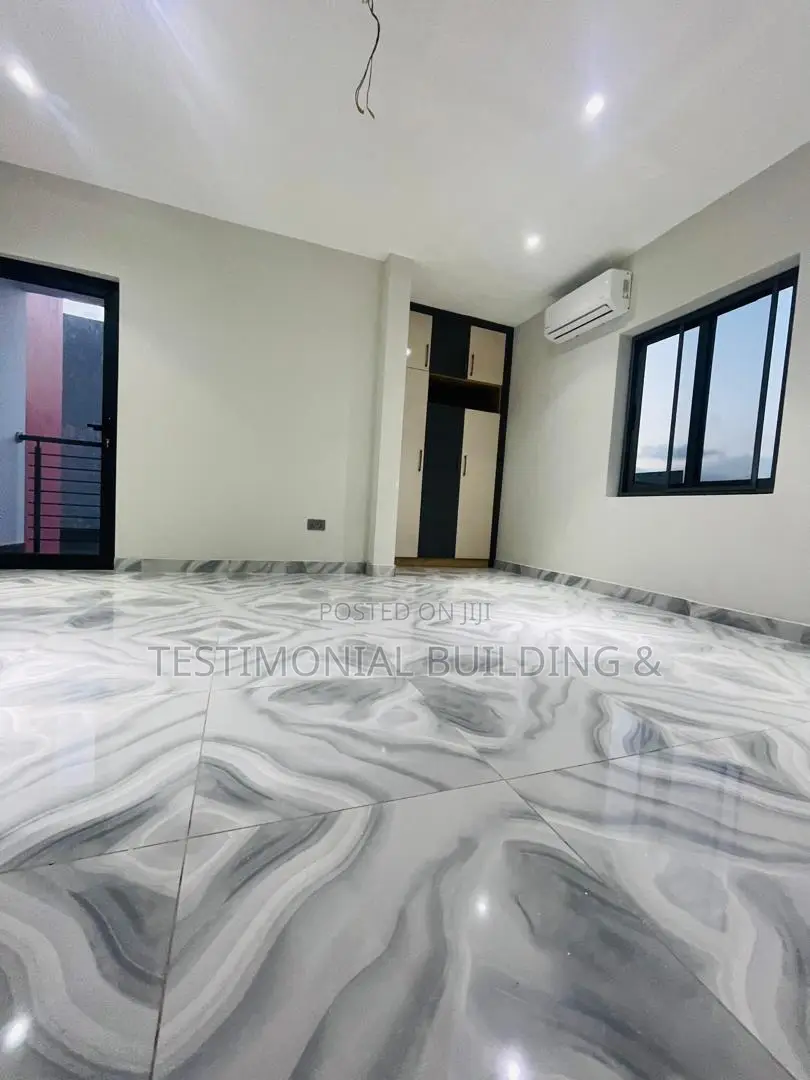 4bdrm House in Testimonial Building, Lake Side Estate for sale