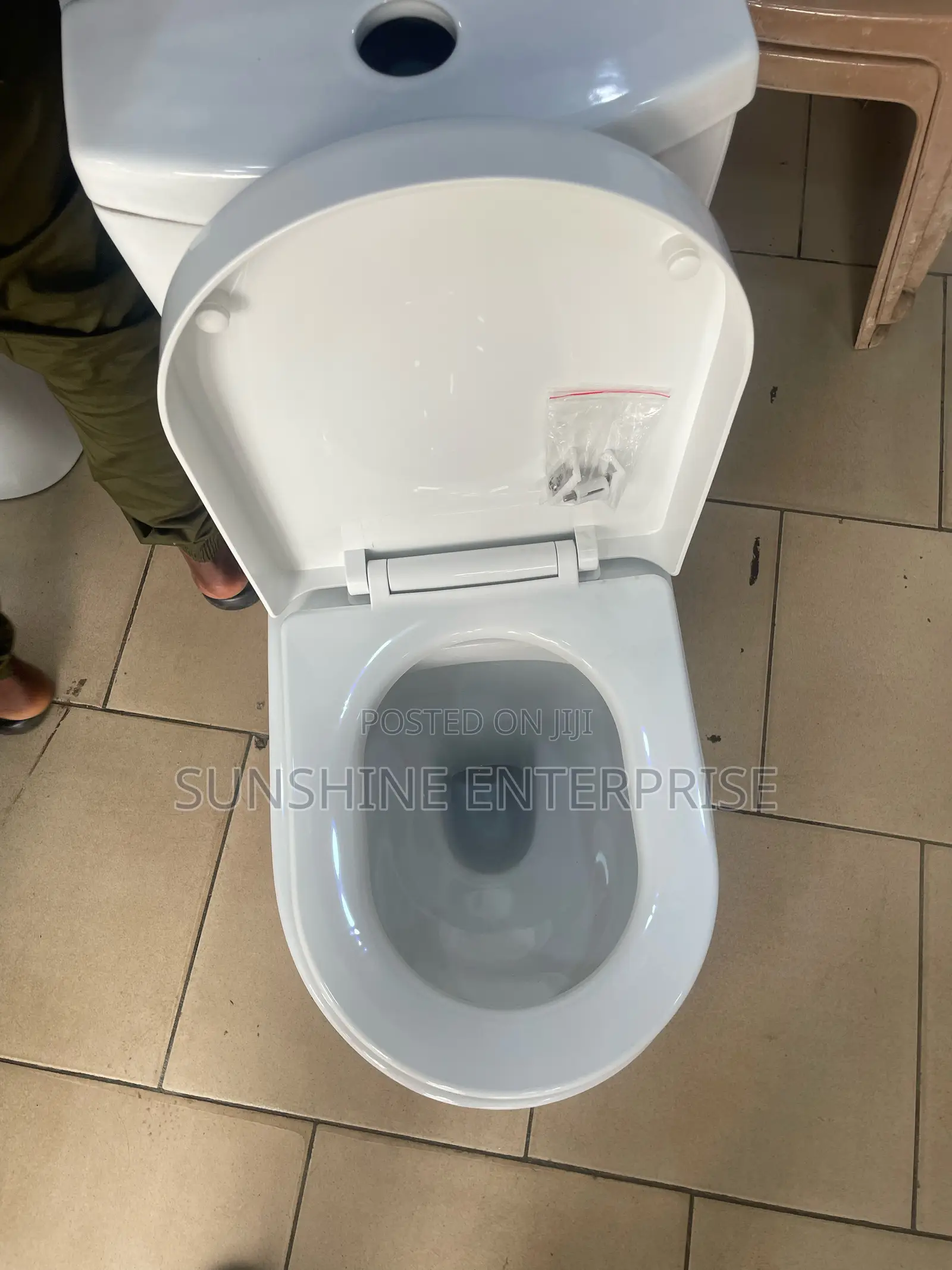 Frencia Press Top Water Closet