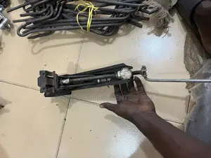 Volkswagen Passat Floor Jack