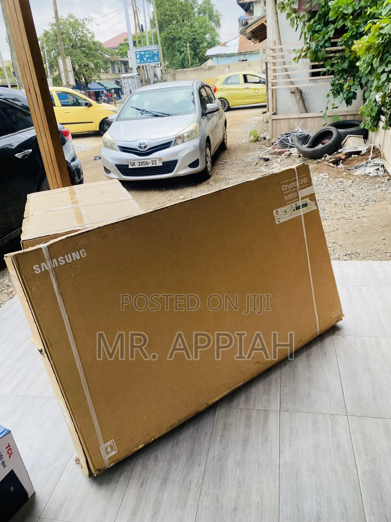 (65CU8000)Samsung 65 Inch Crystal Uhd Smart Television.