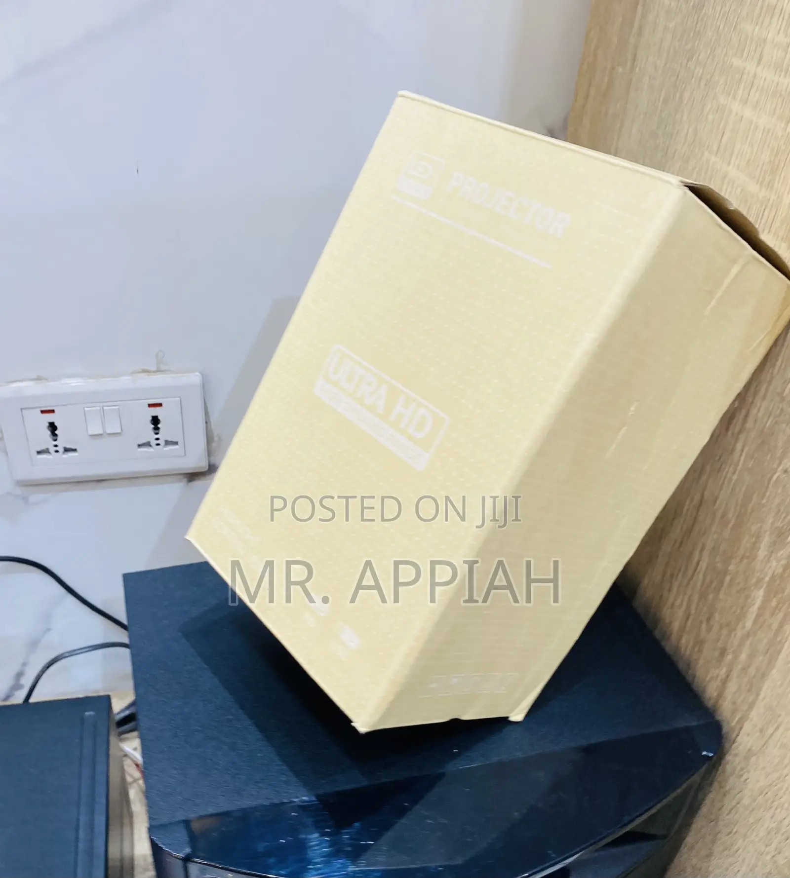 Ultra HD Led Source Projector(White).