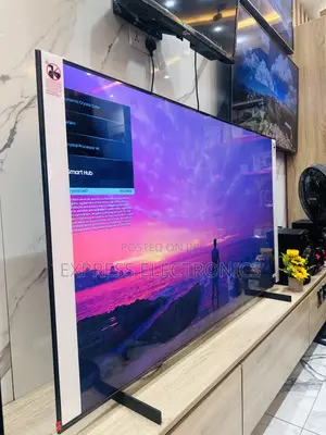 True to Life Color UHD Smart Samsung 65”Cu8000 Television