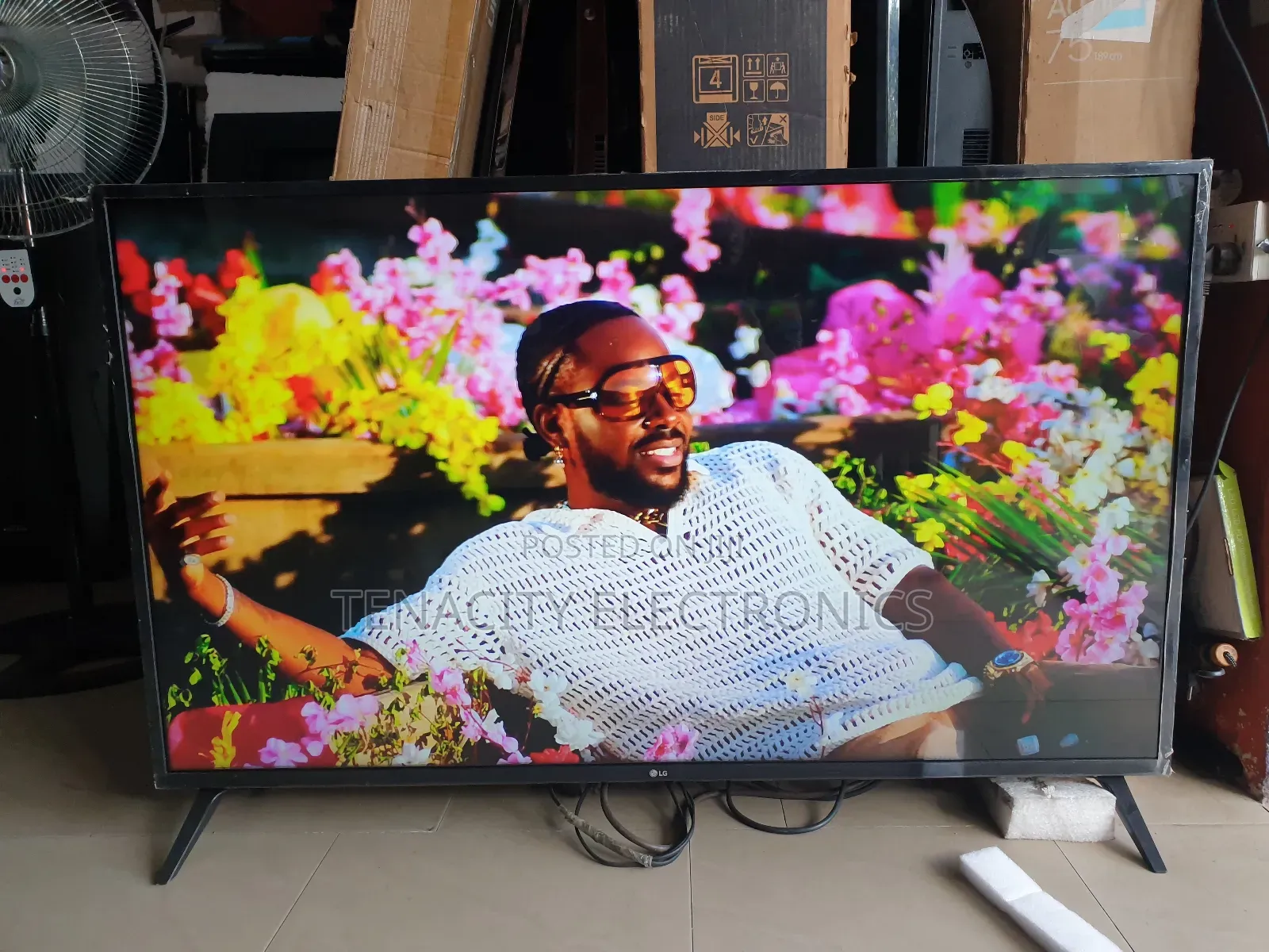 2022/50"Lg Uhd HDR Smart Satellite Tv