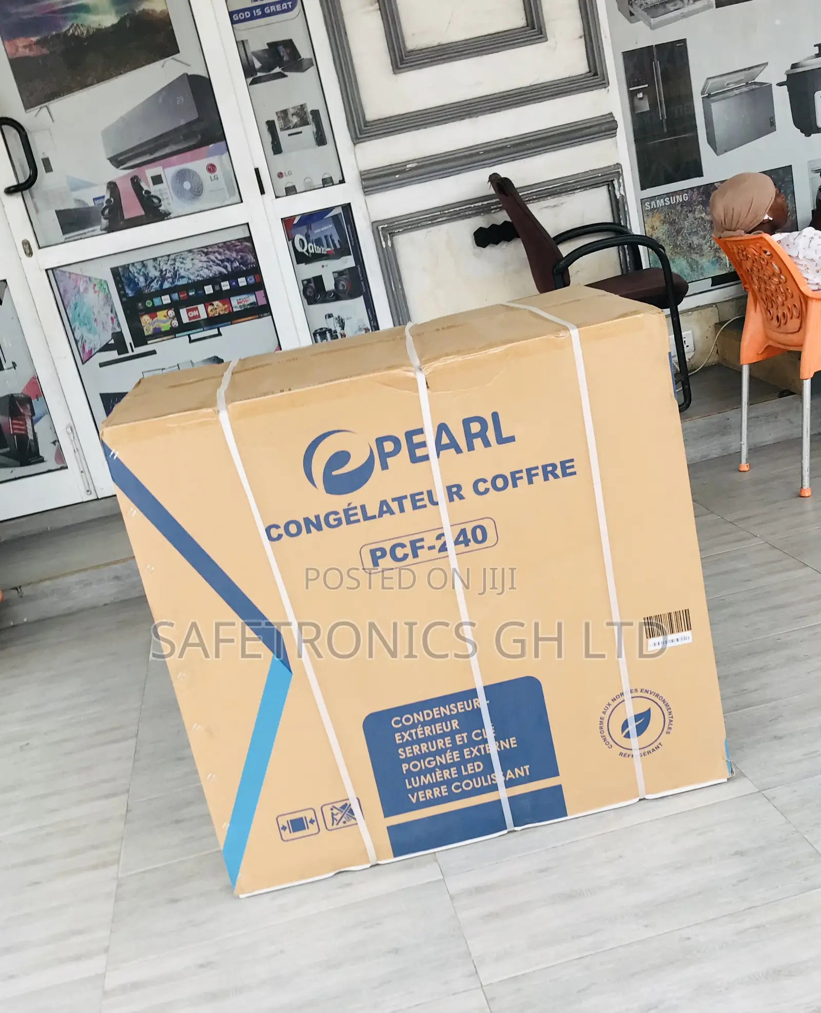 Pearl PCF-240 200 Liters Glas Lid Singledoor Chestfreezer