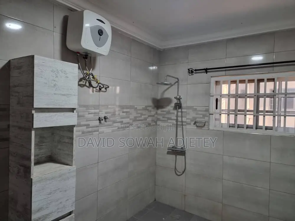 3bdrm House in Bushroad, Teshie for rent