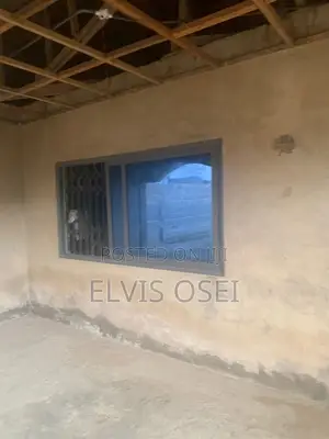 3bdrm House in Amasaman Melcom, Accra Metropolitan for sale