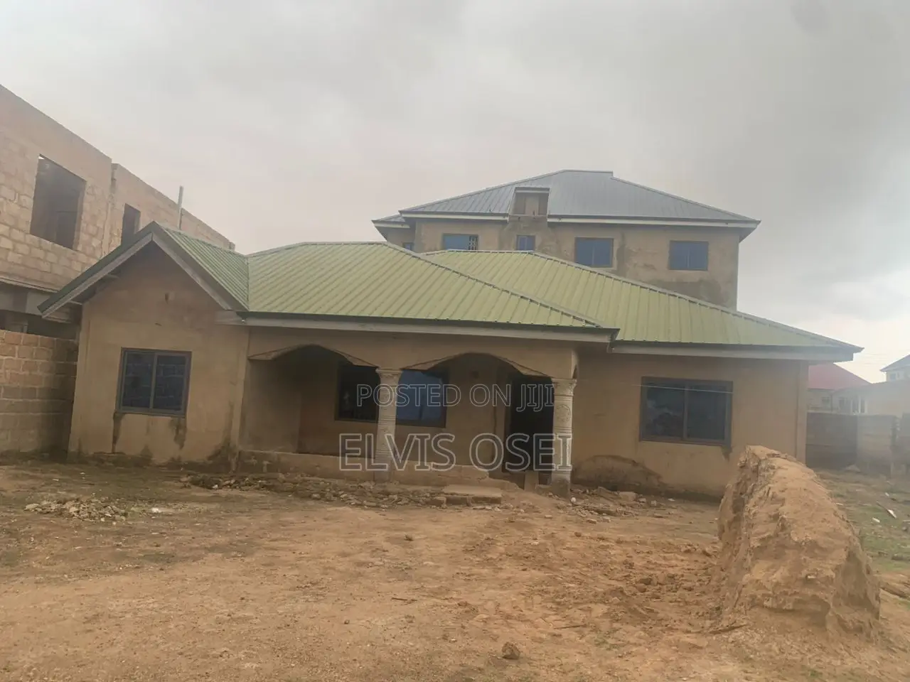 3bdrm House in Amasaman Melcom, Accra Metropolitan for sale