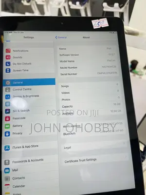 Apple iPad Air 16 GB Gray