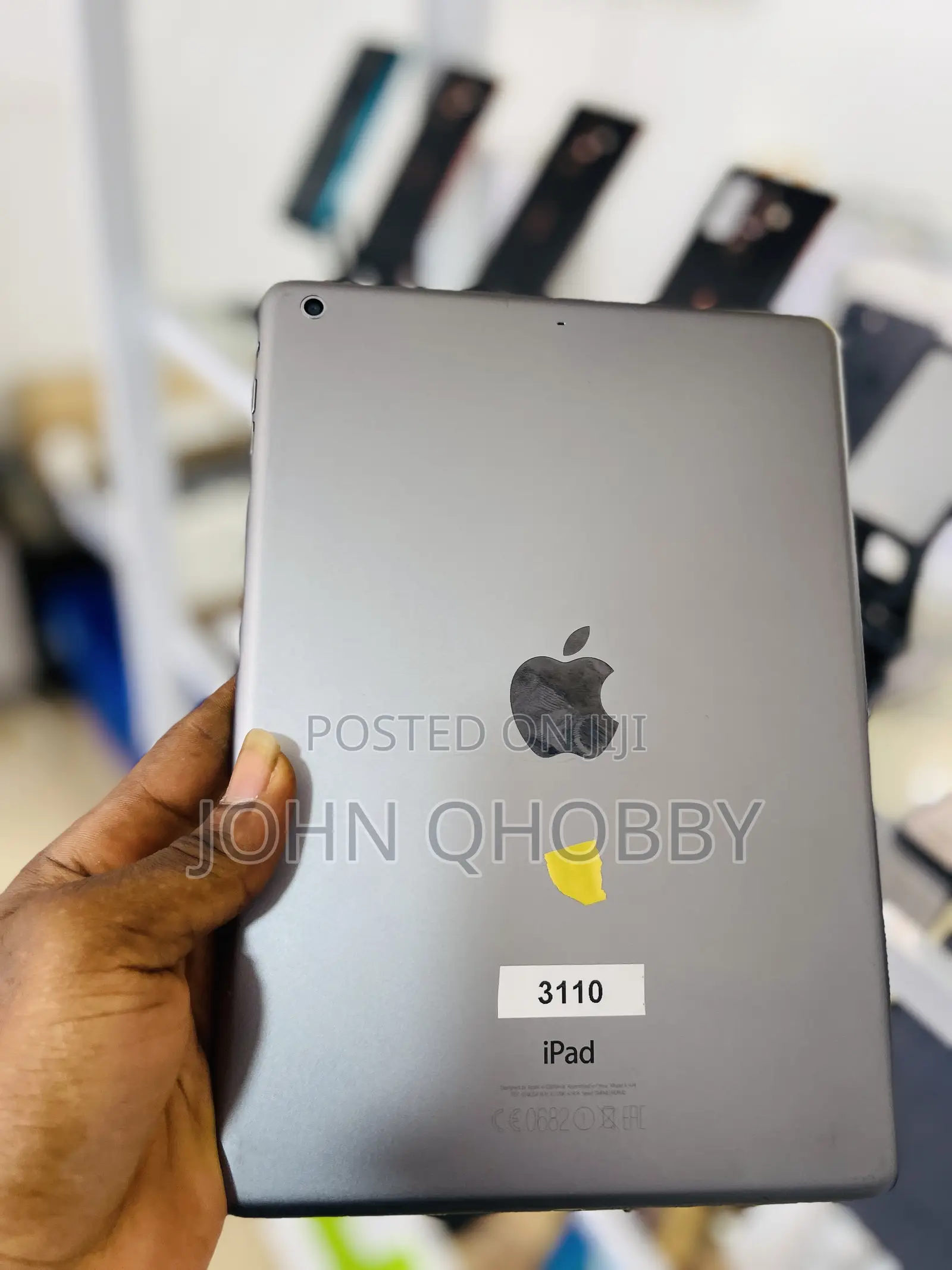 Apple iPad Air 16 GB Gray