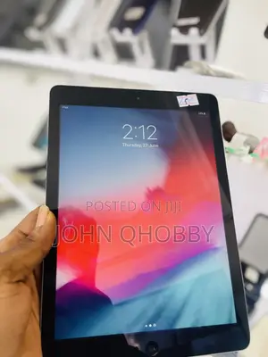 Apple iPad Air 16 GB Gray